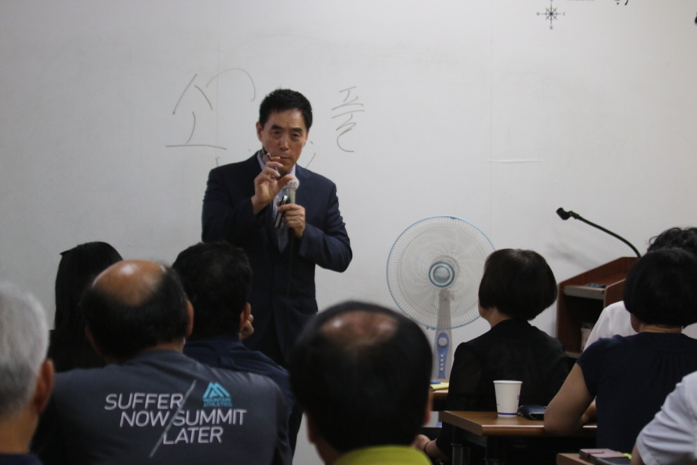 /user/s/shinsegaespeech/editor/2410/2ca15944e1d49d523bd590e9ad33b02a_1730282707_2987.jpg 이미지크게보기